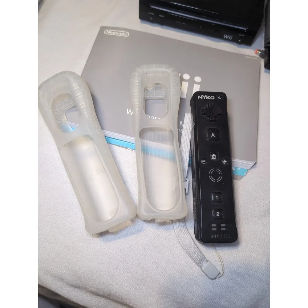 Nintendo Wii RVL-101 Black Video Game Console W/ Controllers & Cords WORKS